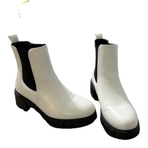 Size 6.5 white ankle boots